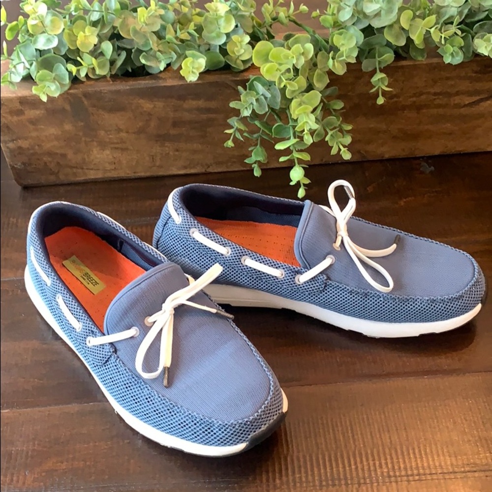 Men’s size 9 Swims